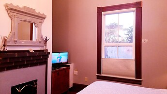 Captain's Inn at Moss Landing