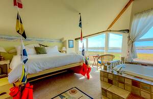 Captain's Inn at Moss Landing