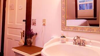 Captain's Inn at Moss Landing