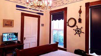 Captain's Inn at Moss Landing