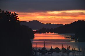 Enchanter Oceanview Suites