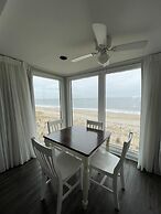 Surf Club Oceanfront Hotel