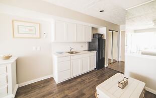 Surf Club Oceanfront Hotel