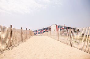 Surf Club Oceanfront Hotel