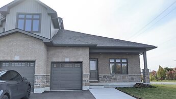 Boardwalk Homes - Executive Townhomes
