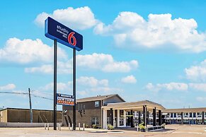 Studio 6 Fort Worth, TX -Stockyards East