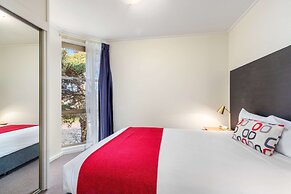 Knox International Hotel & Apartments