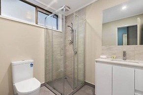 Knox International Hotel & Apartments