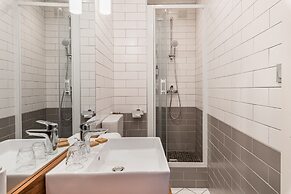 Globe et Cecil Hôtel