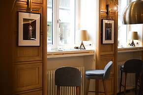 Globe et Cecil Hôtel