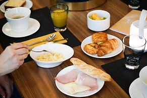 Globe et Cecil Hôtel