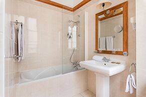 Globe et Cecil Hôtel