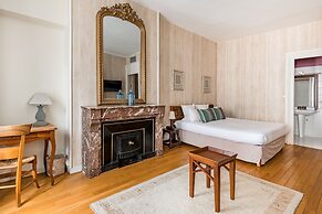 Globe et Cecil Hôtel