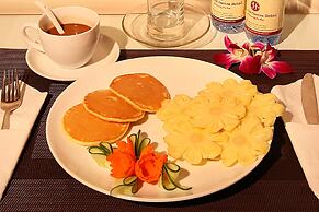 Hanoi Golden Charm Hotel