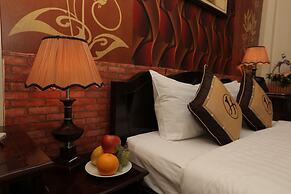 Hanoi Golden Charm Hotel