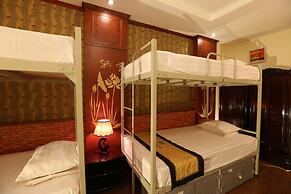 Hanoi Golden Charm Hotel