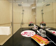 Hanoi Golden Charm Hotel