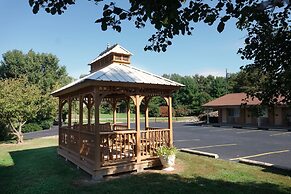 Four Seasons Motel
