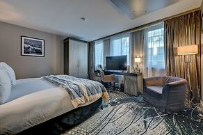 The One Alma Paris