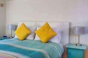 Beverly Hills Modern Guesthouse