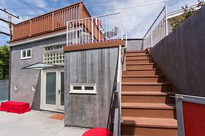 Beverly Hills Modern Guesthouse