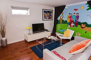 Beverly Hills Modern Guesthouse