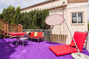 Beverly Hills Modern Guesthouse