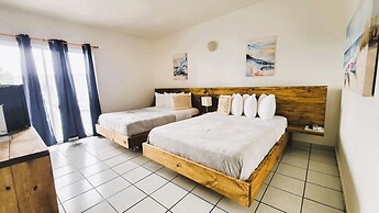 Nautilus By La Jamaca Hotels-Downtown La Parguera