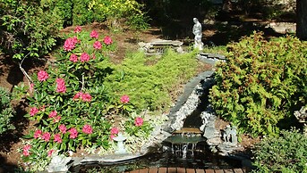 Alexandria House Bed & Breakfast