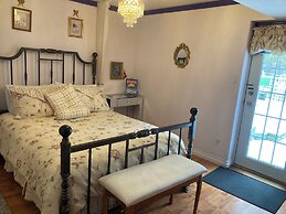 Alexandria House Bed & Breakfast