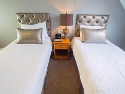 The Old Red Lion Inn