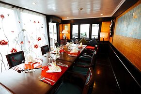 Legend Halong Private Cruise