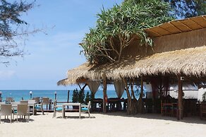 Thai House Beach Resort