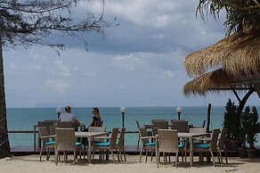 Thai House Beach Resort