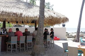 Thai House Beach Resort