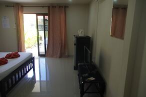 Thai House Beach Resort