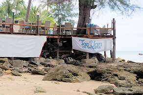 Thai House Beach Resort