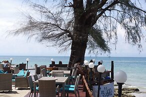 Thai House Beach Resort