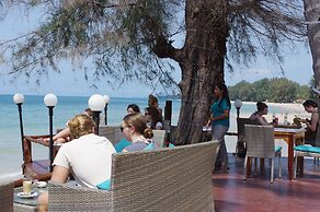 Thai House Beach Resort