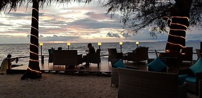 Thai House Beach Resort