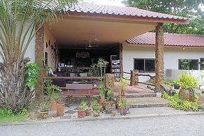 Thai House Beach Resort