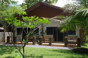 Thai House Beach Resort