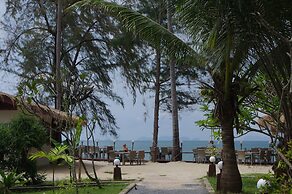 Thai House Beach Resort