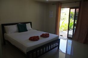 Thai House Beach Resort