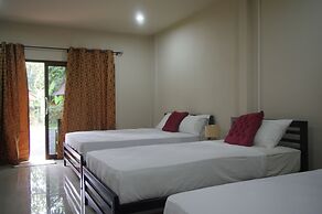 Thai House Beach Resort