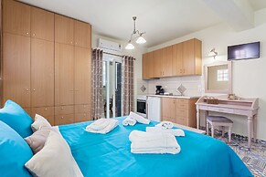 Stafylos Suites Boutique Hotel