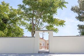 Stafylos Suites Boutique Hotel