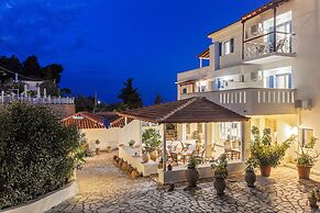 Stafylos Suites Boutique Hotel