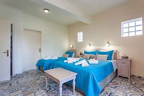 Stafylos Suites Boutique Hotel