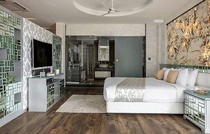 The Panoramic Getaway